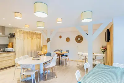 Cuisine ou kitchenette dans l'établissement Ouest Découvertes