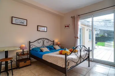 Un ou plusieurs lits dans un hébergement de l'établissement La Villa de Pentrez -A quelques mètres de la plage
