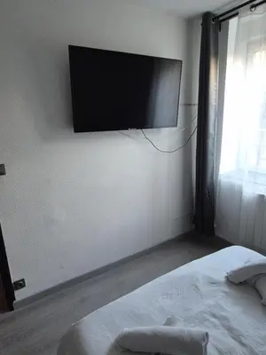 Plan de l'établissement Kerinou appartement dans immeuble avec interphone