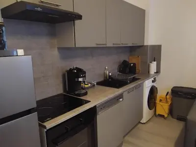 Plan de l'établissement Kerinou appartement dans immeuble avec interphone