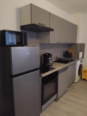 Plan de l'établissement Kerinou appartement dans immeuble avec interphone