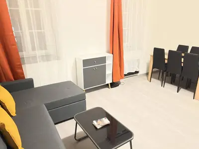 Plan de l'établissement Kerinou appartement dans immeuble avec interphone