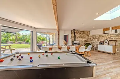 Billard dans l'établissement kerleonie