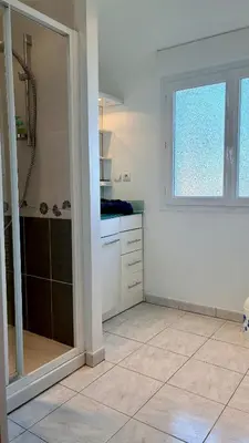 Cuisine ou kitchenette dans l'établissement Ty Eeunenn - wifi - jardin clos