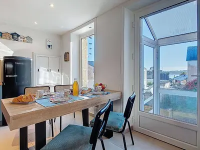 Cuisine ou kitchenette dans l'établissement Holiday Home Ty Côte by Interhome