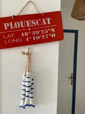 Certificat, récompense, panneau ou autre document affiché dans l'établissement Villa 6 chambres proche plages tous commerces à pieds Spacieuse & Lumineuse orientée Sud à 700 m de la Baie du Kernic et du Casino Partouch Dans la charmante petite ville de Plouescat, quartier calme, tous commerces à pieds restaurants, bars, boulangerie