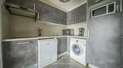 Cuisine ou kitchenette dans l'établissement Le Hublot Apartment 4 pers Thalasso Concarneau