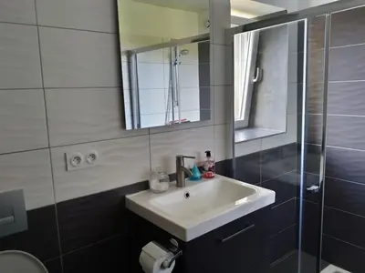 Salle de bains dans l'établissement Charming vacation home with private pool, close to shops and sea