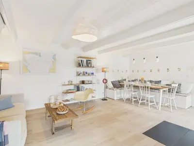 Coin salon dans l'établissement Plage à 300 m, maison pour 7, jardin et véranda