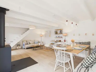 Coin salon dans l'établissement Plage à 300 m, maison pour 7, jardin et véranda