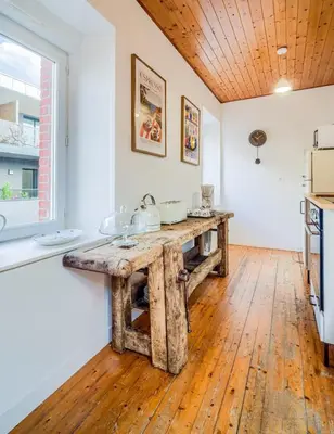 Cuisine ou kitchenette dans l'établissement Atelier dArtiste Ville Close à pied