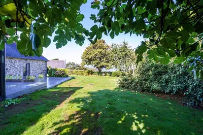 Jardin de l'établissement Le Domaine Creach Guennou - 300m de la plage
