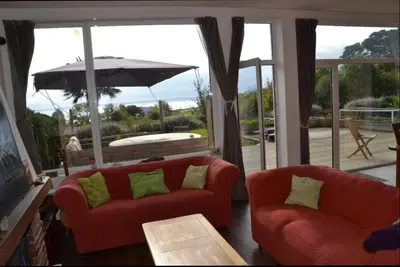 Coin salon dans l'établissement Sea, Surf and Spa!