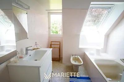 Salle de bains dans l'établissement -BALUM- Maison Familiale a 150 des plages