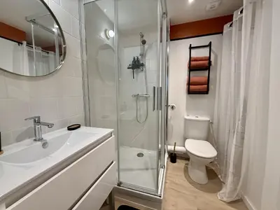 Salle de bains dans l'établissement Au Poisson Perche