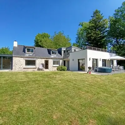 Maison de 200m2 proche Bénodet avec jardin privé