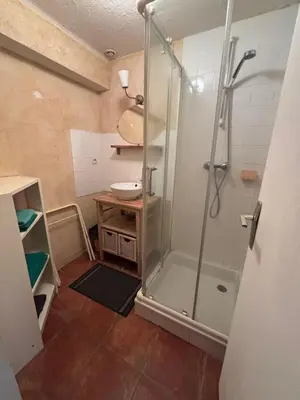 Salle de bains dans l'établissement L'appartement d'Adonis