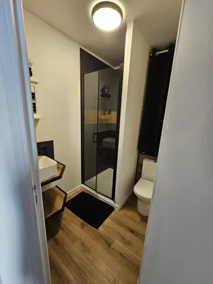 Salle de bains dans l'établissement Studio entièrement rénové idéalement situé