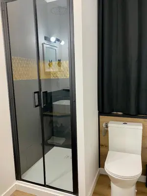 Salle de bains dans l'établissement Studio entièrement rénové idéalement situé