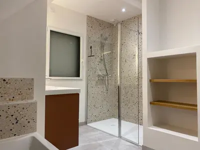 Salle de bains dans l'établissement Villa d'exception piscine interieure plage à 300m 14 personnes