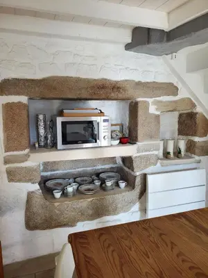 Cuisine ou kitchenette dans l'établissement Ty manor kerzu maison de campagne 6 personnes 3 chambres Cléder