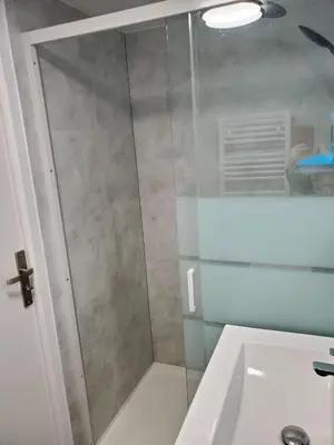 Salle de bains dans l'établissement Ty manor kerzu maison de campagne 6 personnes 3 chambres Cléder