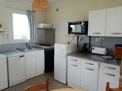Cuisine ou kitchenette dans l'établissement les gites marins des abers -ty Per