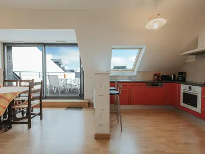 Cuisine ou kitchenette dans l'établissement Seaview Duplex with Terrace in Le Conquet