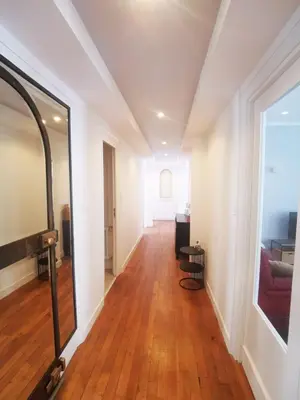 Télévision ou salle de divertissement dans l'établissement Spacieux appartement au centre de Brest
