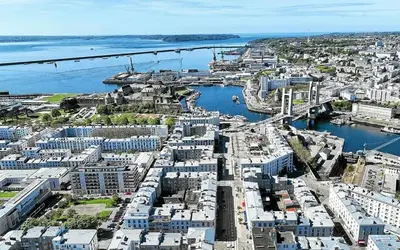 Vue générale sur Brest ou vue de la ville depuis l'appartement