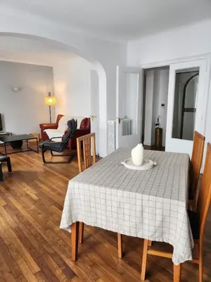 Coin salon dans l'établissement Spacieux appartement au centre de Brest