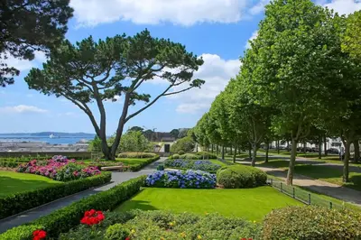 Jardin de l'établissement Spacieux appartement au centre de Brest