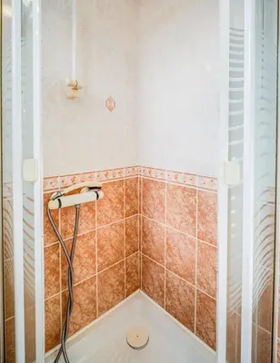 Salle de bains dans l'établissement Belle maison avec jardin & espace d'hiver