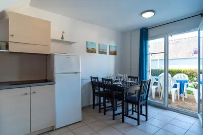Cuisine ou kitchenette dans l'établissement Pentrez Cottage - 600m de la Plage
