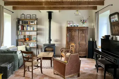 Coin salon dans l'établissement Charmante maison pour 7 sur la côte des légendes