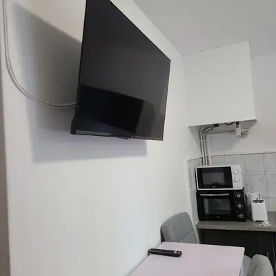 Télévision ou salle de divertissement dans l'établissement BREST - Centre - pied a terre