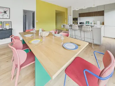 Cuisine ou kitchenette dans l'établissement Jolie maison de vacances pour 6 à 800m de la plage