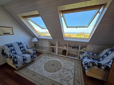 Coin salon dans l'établissement Maison bretonne face a la plage de la Greve Blanche