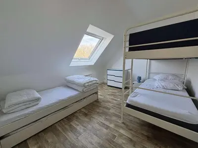 Un ou plusieurs lits dans un hébergement de l'établissement Maison à Beg Meil, proche plages - 4 pers. - FR-1-481-192