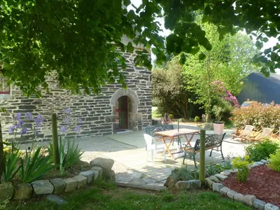 Jardin de l'établissement Gîte Atypique Dans Une Chapelle