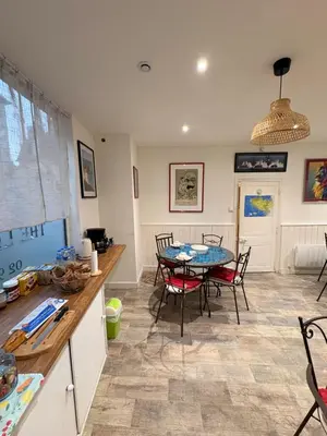 Cuisine ou kitchenette dans l'établissement The LightHouse Chambres à louer