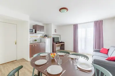 Cuisine ou kitchenette dans l'établissement Appart'City Confort Brest