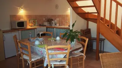 Cuisine ou kitchenette dans l'établissement La Ferme de Poulpeye