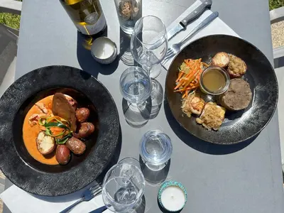 Nourriture dans l'hôtel ou à proximité