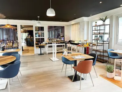Restaurant ou autre lieu de restauration dans l'établissement Hôtel Kastel - Relais Thalasso & Spa