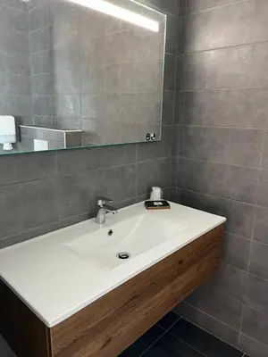 Salle de bains dans l'établissement Le Clos Du Pontic Logis et Cit'Hotel
