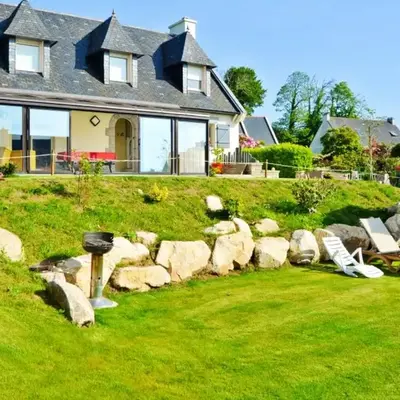 Maison charmante à Plomelin avec jardin.