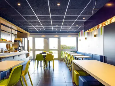 Restaurant ou autre lieu de restauration dans l'établissement ibis budget Quimper