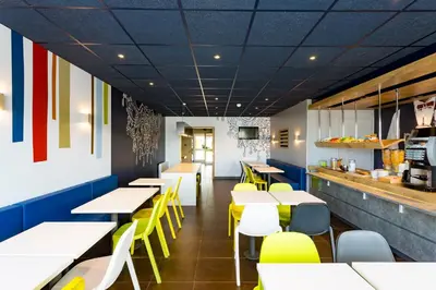 Restaurant ou autre lieu de restauration dans l'établissement ibis budget Quimper