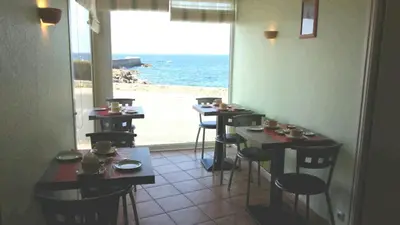 Vue générale sur la mer ou vue sur la mer prise depuis l'hôtel